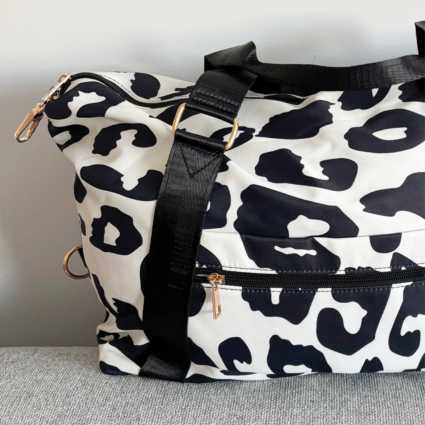 Spixal Leopard Print Travel Bag Black