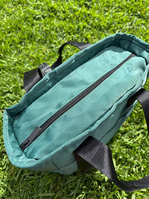 Commute Series Tote Insulated Lunch Bag Green — zips closed to keep lunch cold | Spixal
