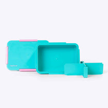 Teal lunch box with 4 compartments removed and the lip behind with 4 pink clips on a white background